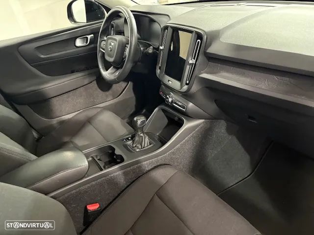 Volvo XC 40 1.5 T2 Momentum Plus - 30