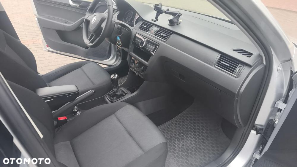 Skoda RAPID 1.0 TSI Active - 10