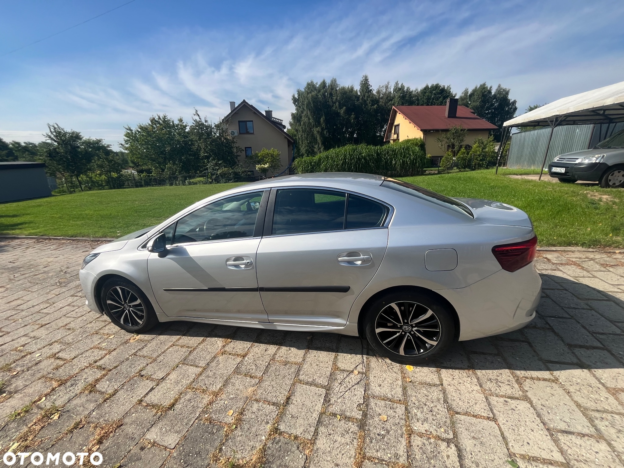 Toyota Avensis - 11