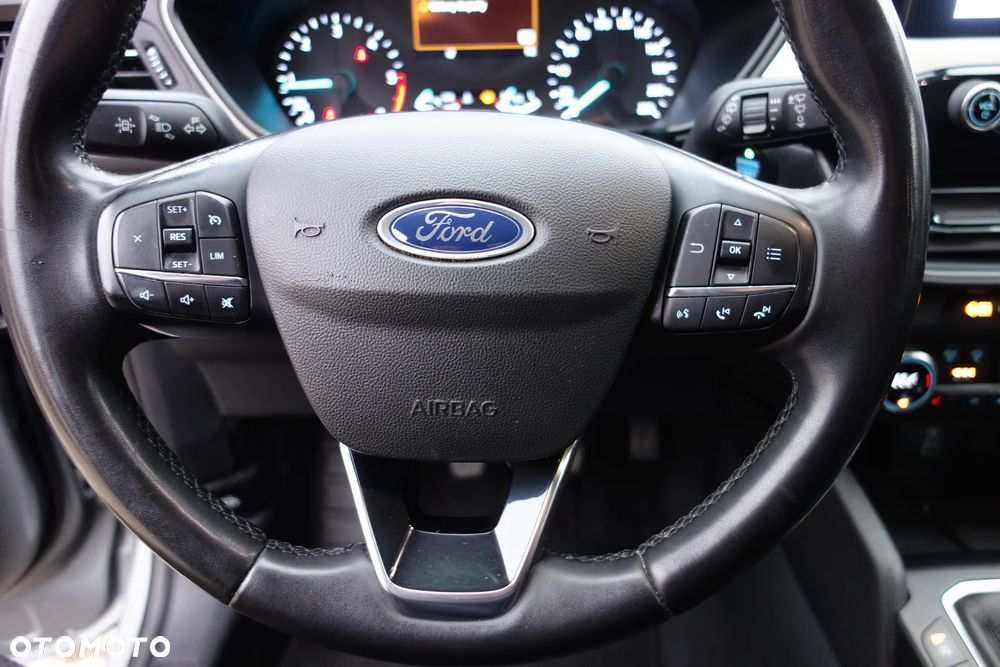 Ford Kuga - 24
