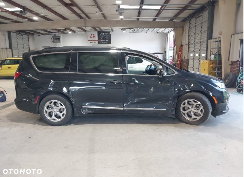 Chrysler Pacifica - 8