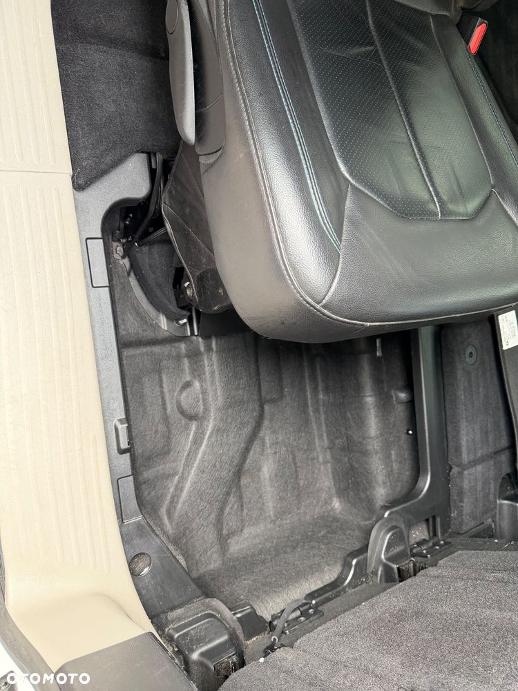 Chrysler Pacifica - 30
