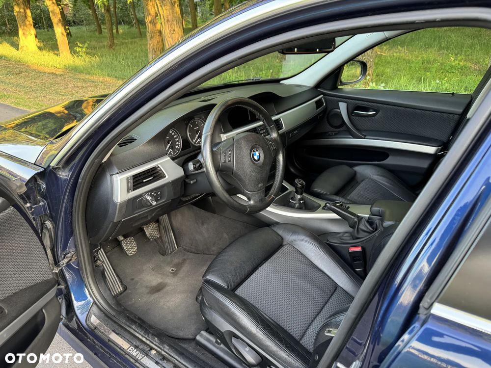 BMW Seria 3 325d - 11