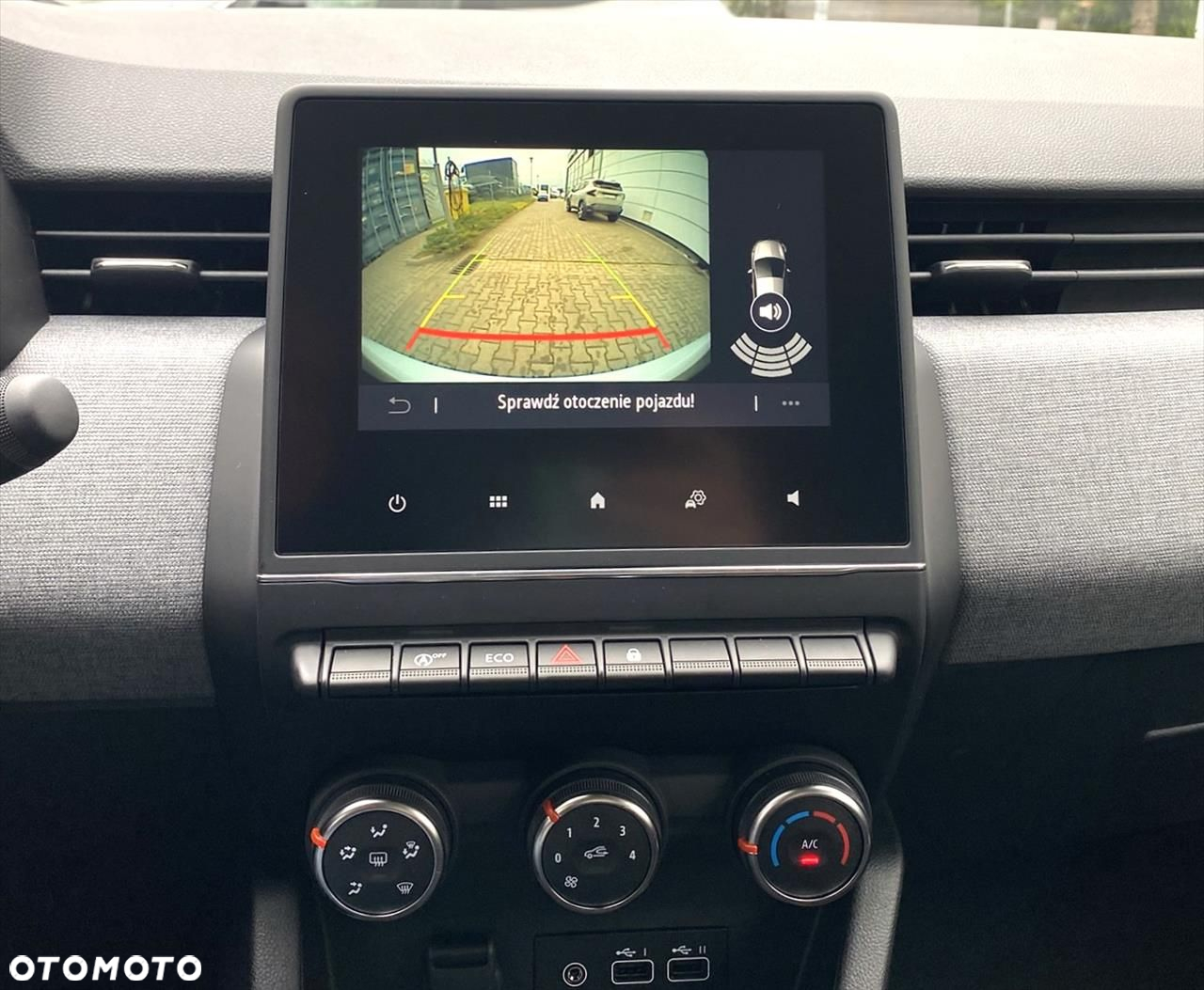 Renault Clio - 12