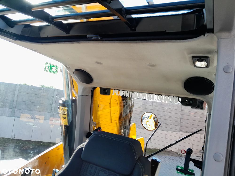 JCB 560-80 2023R agri - 27