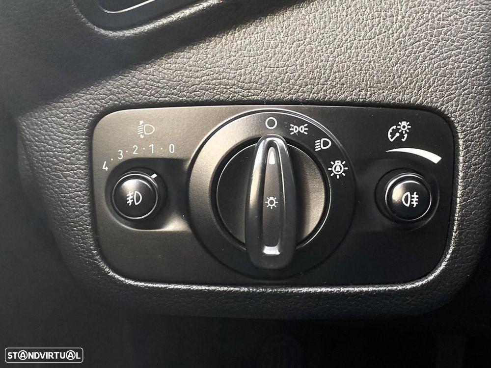 Ford Kuga 1.5 TDCi Titanium - 25