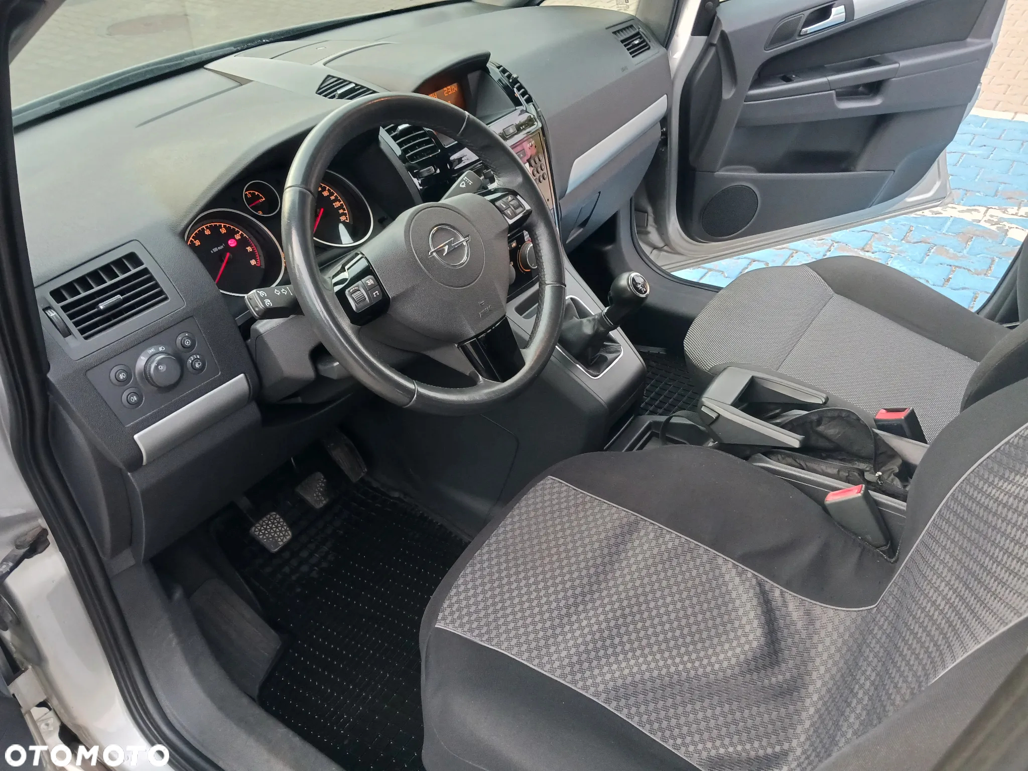 Opel Zafira 1.6 - 5