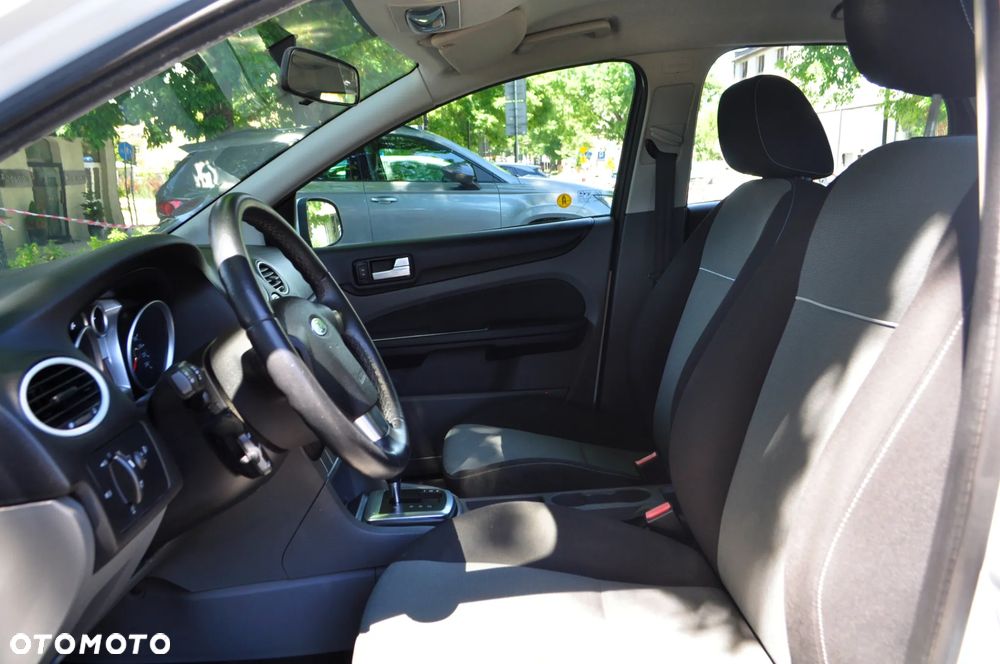 Ford Focus 1.6 16V Style+ - 8