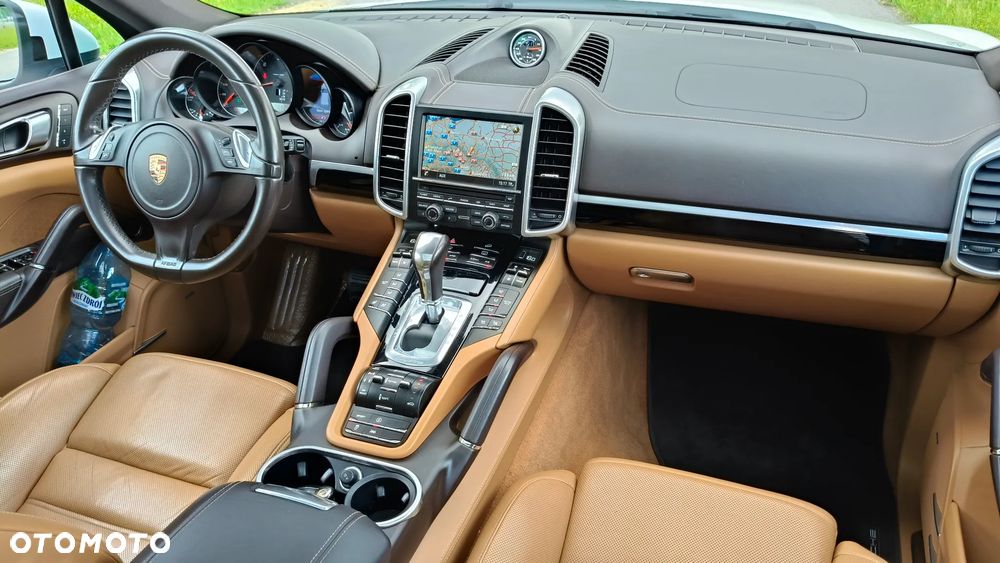 Porsche Cayenne Platinum Edition - 24