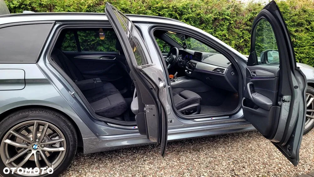 BMW Seria 5 520d M Sport - 11