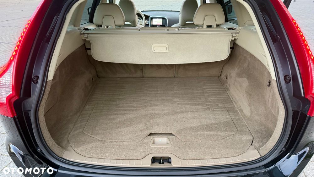 Volvo XC 60 D3 Momentum - 28