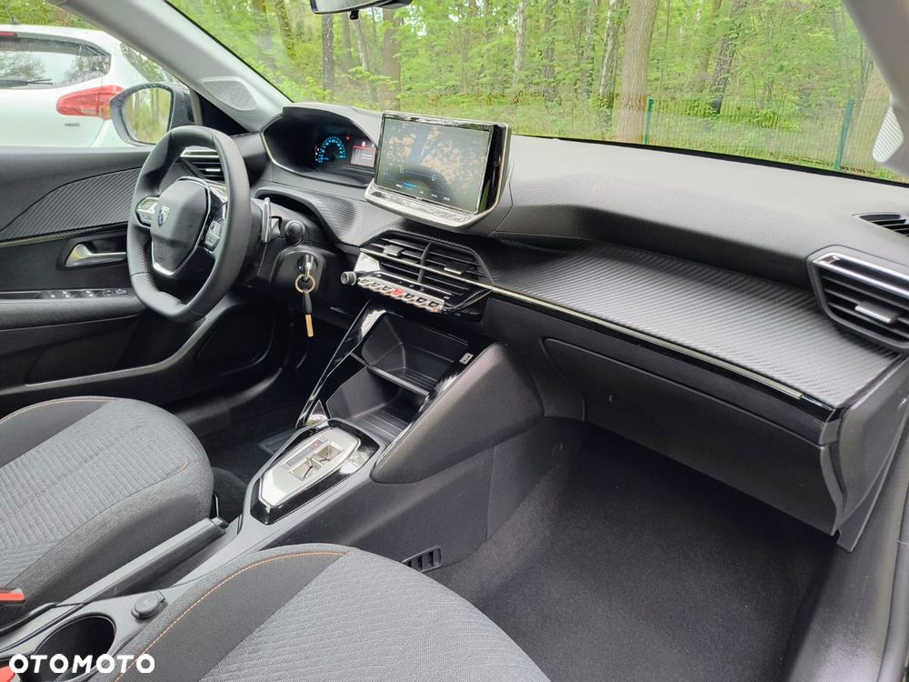 Peugeot 208 - 24