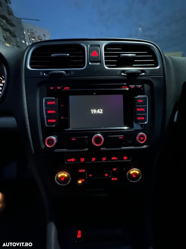 VOLKSWAGEN Golf 2011 — imagine 11