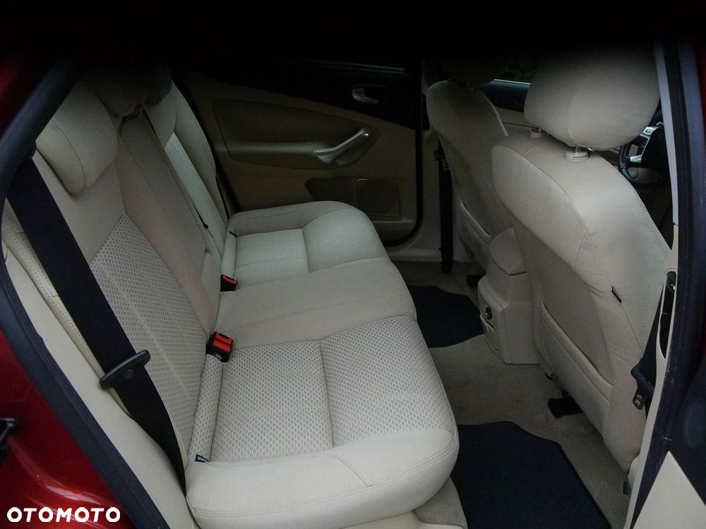Ford Mondeo 2.0 FF Ghia - 31