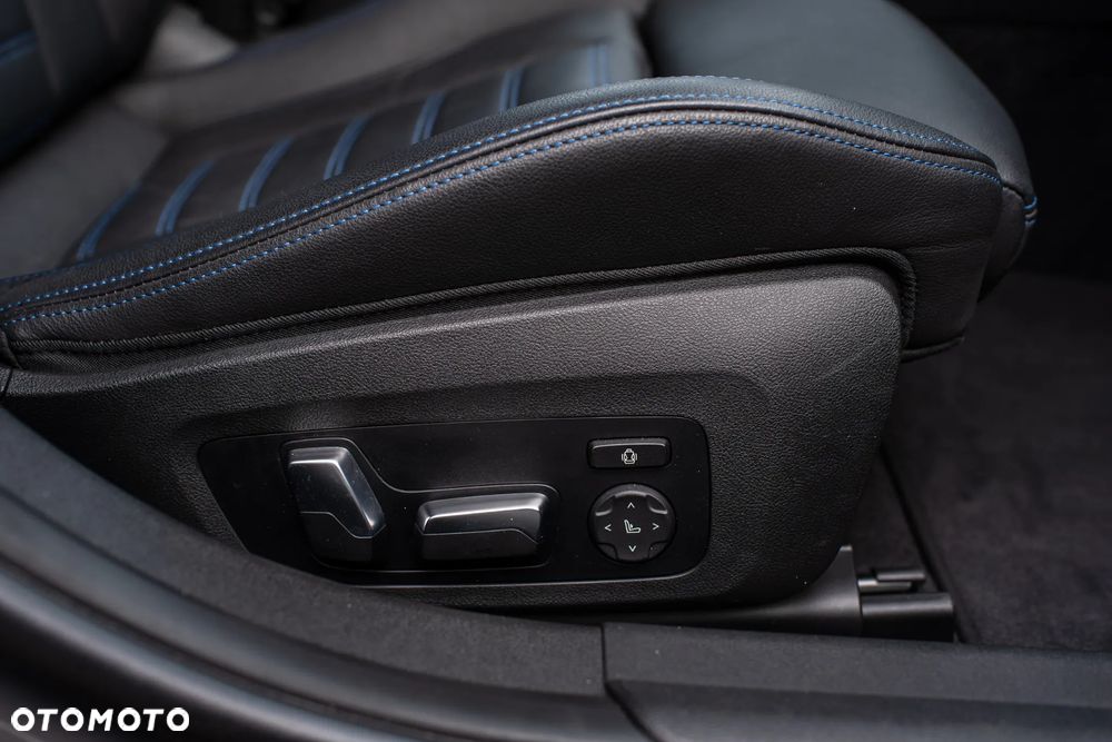 BMW Seria 3 330d xDrive MHEV Advantage - 24