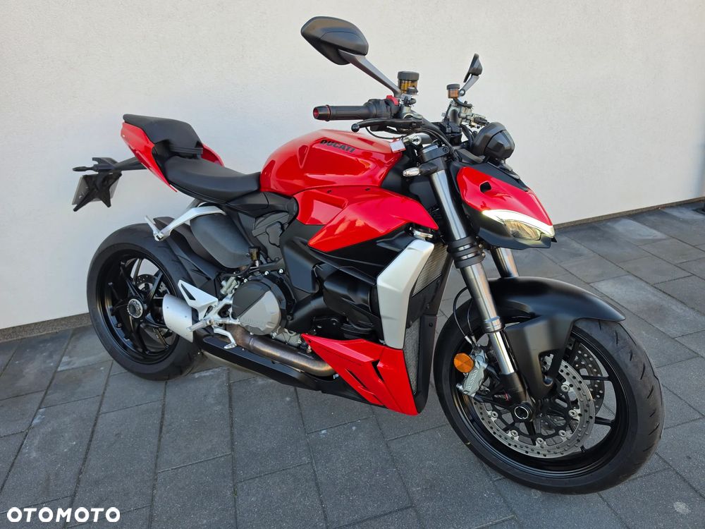 Ducati Streetfighter V2 - 1