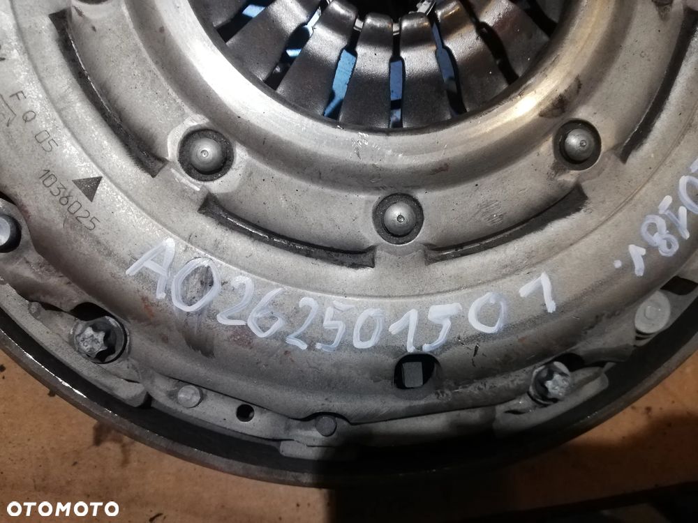 SPRZĘGŁO KOMPLET DWUMAS MERCEDES W205 A0262501501 - 2