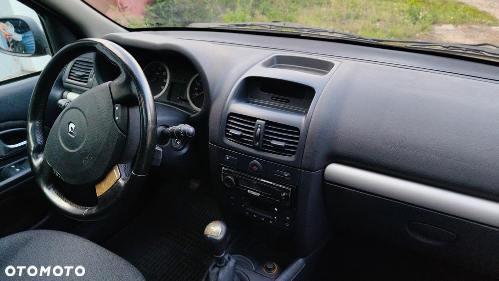 Renault Clio - 11