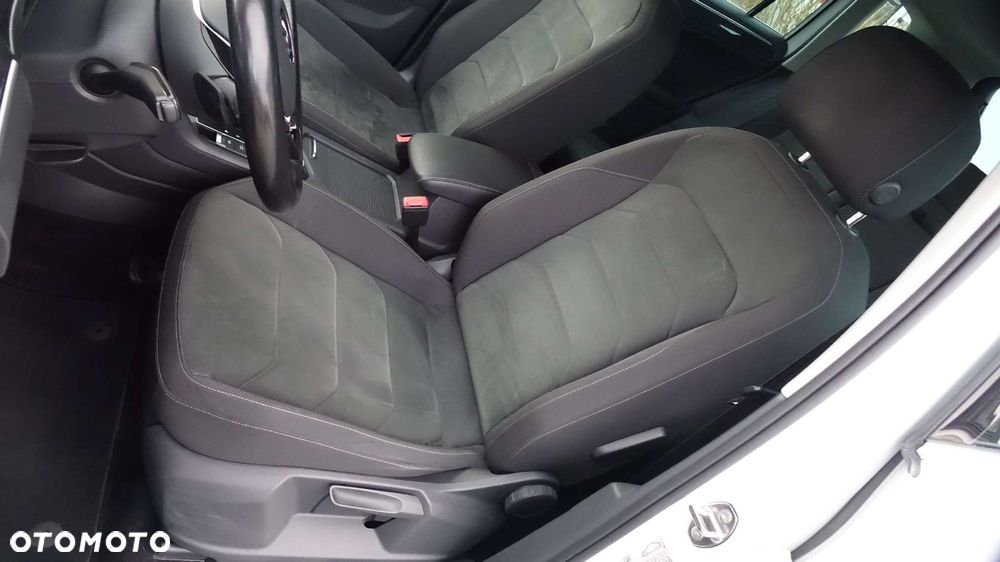 Volkswagen Tiguan - 23
