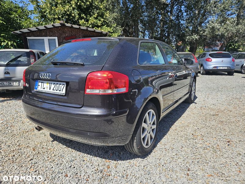 Audi A3 3-drzwiowe 1.6 Attraction - 3