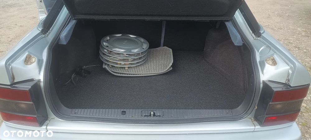 Ford Scorpio 2.0 CL - 22