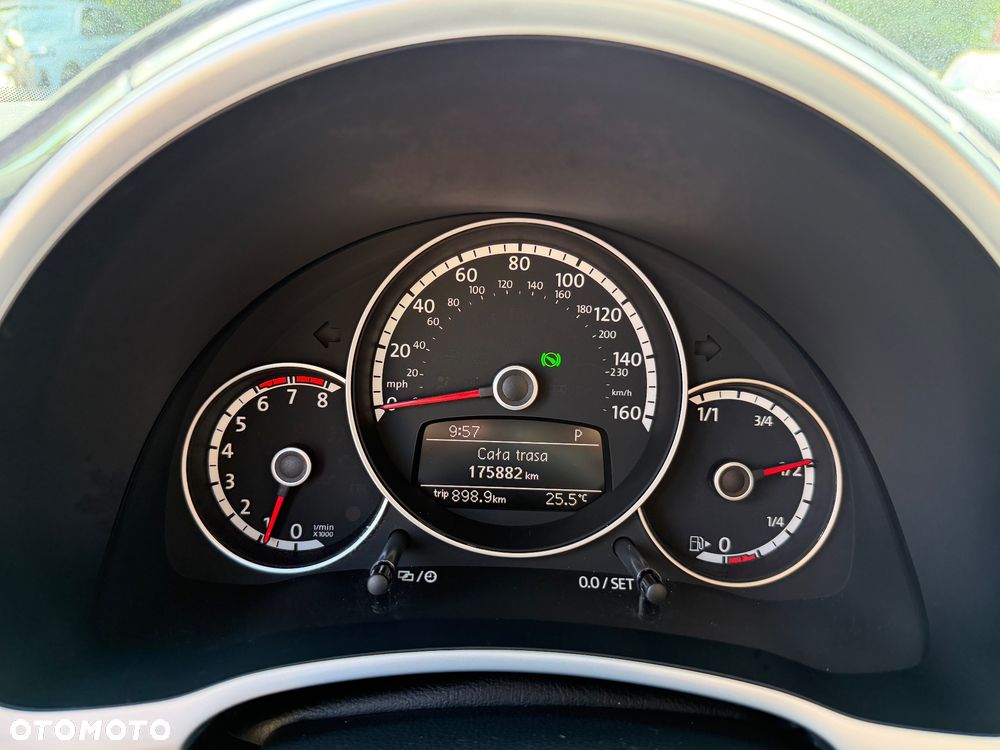 Volkswagen New Beetle - 20