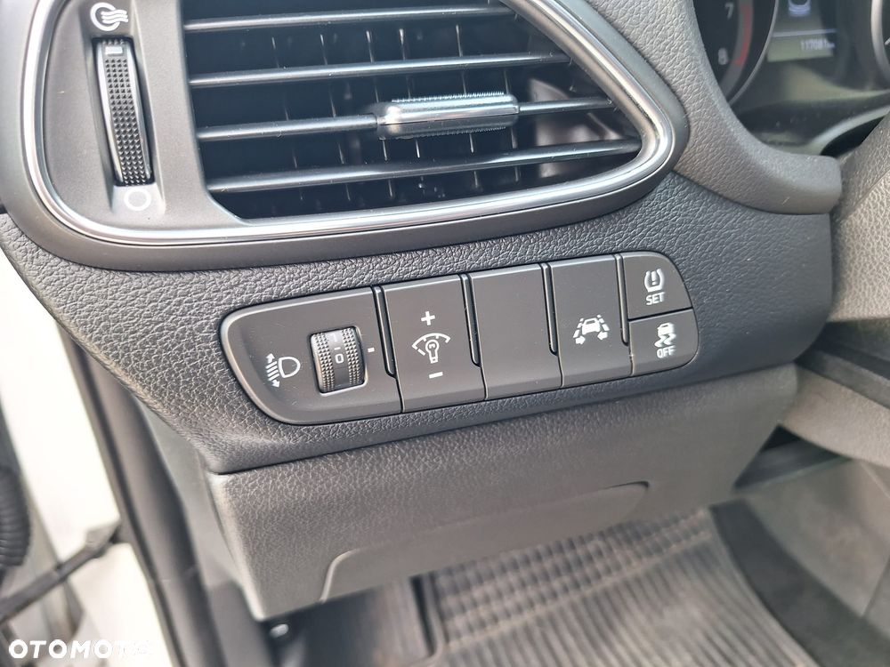 Hyundai i30 1.4 Select - 25