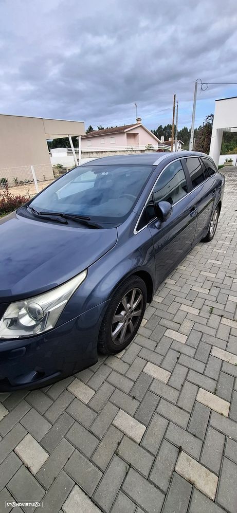 Toyota Avensis SW 2.0 D-4D Exclusive - 1