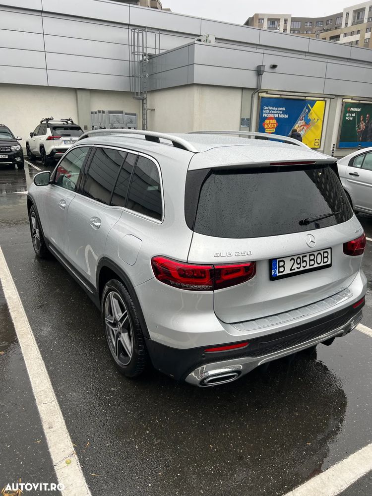 Mercedes-Benz GLB 250 4MATIC Aut. - 9