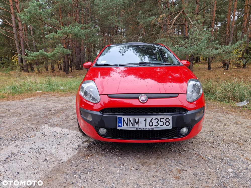 Fiat Punto 2011 photo 2