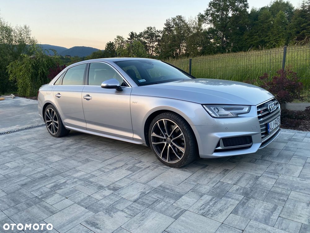 Audi S4 Limousine - 1
