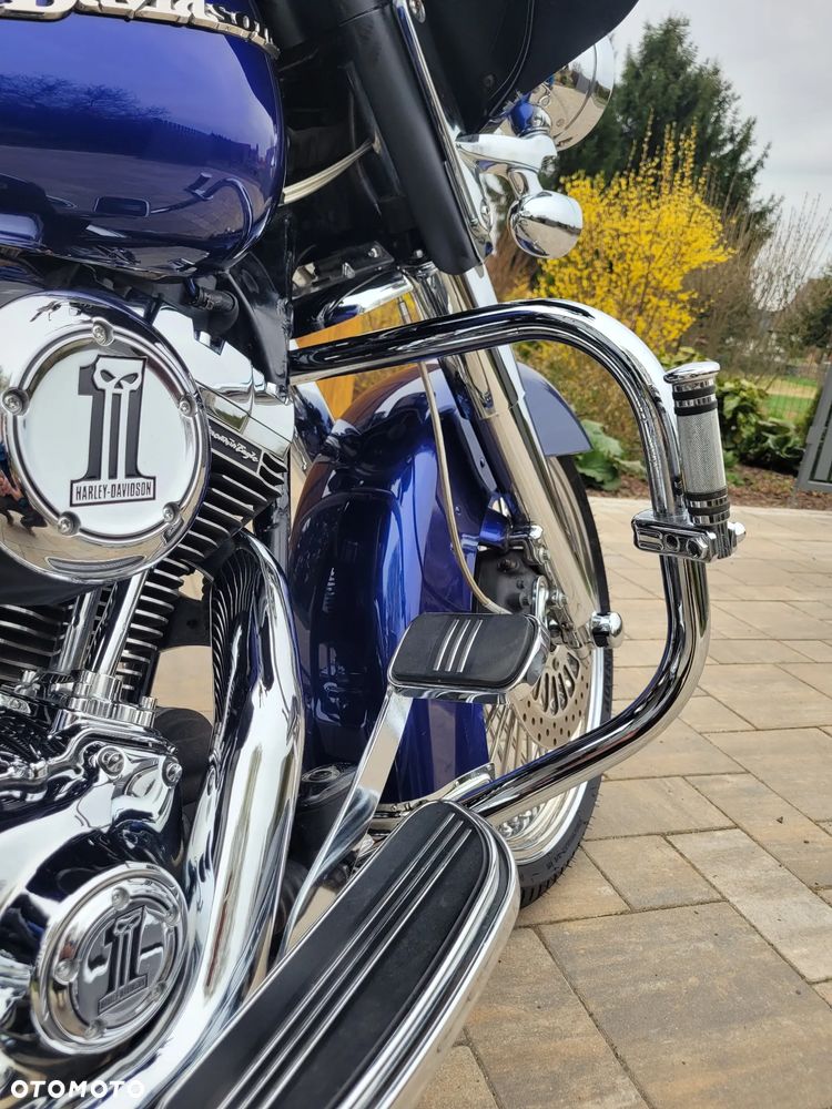 Harley-Davidson Touring Street Glide - 25