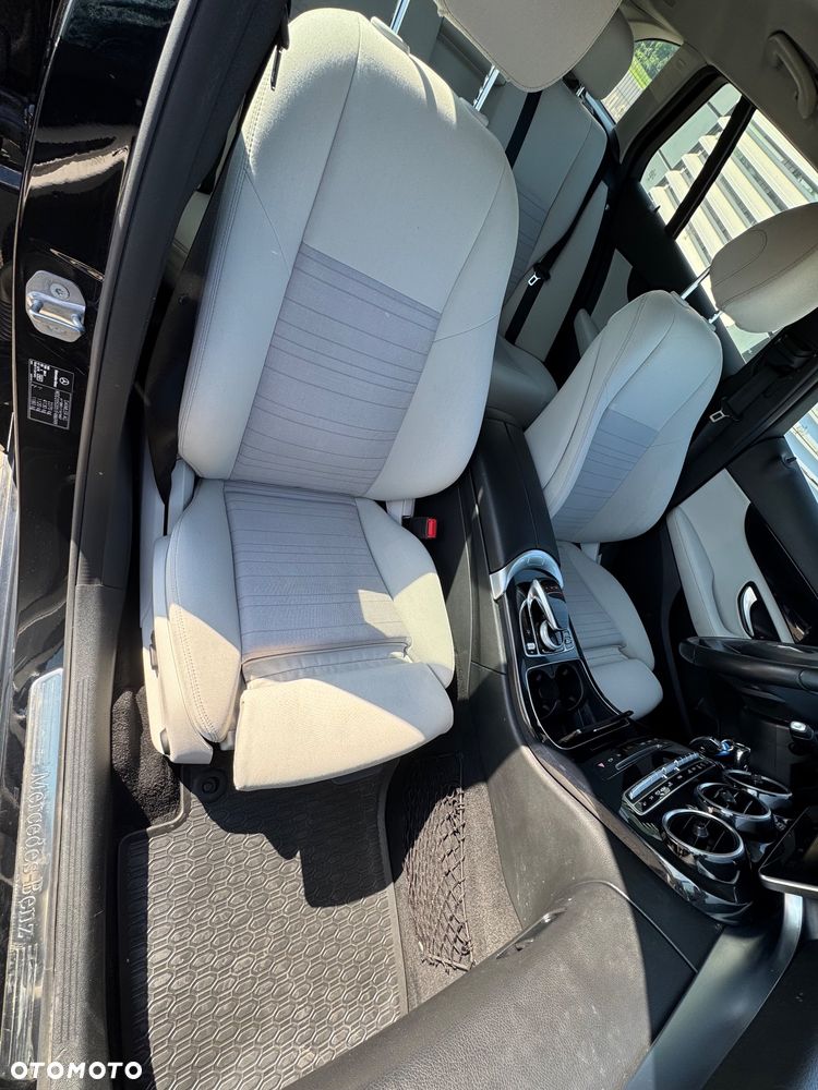 Mercedes-Benz Klasa C 220 d 4-Matic 9G-TRONIC - 15