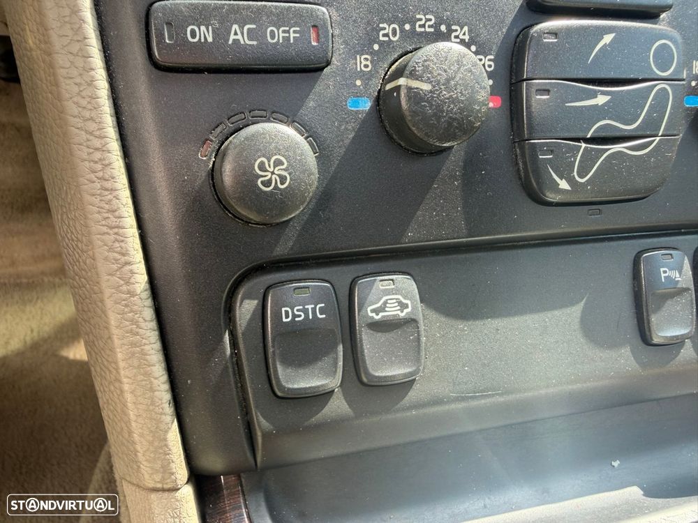Volvo XC 90 2.4 D5 7L Nivel 2 Auto. - 27
