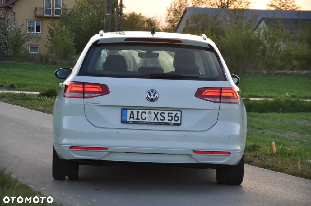 Volkswagen Passat 2.0 TDI SCR Comfortline - 8