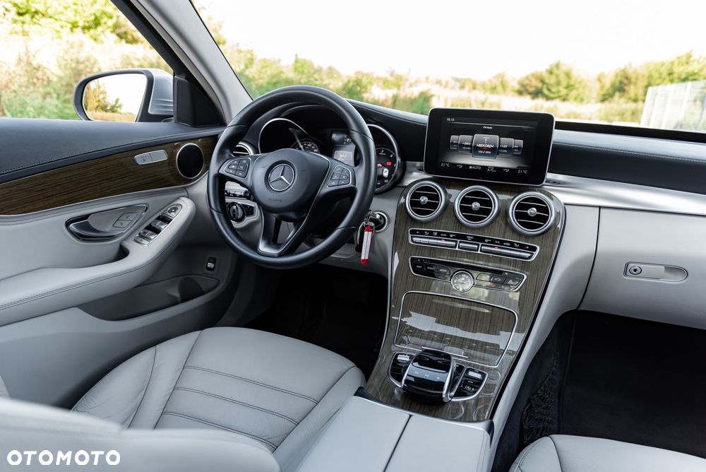 Mercedes-Benz Klasa C 220 (BlueTEC) d 7G-TRONIC AMG Line - 29