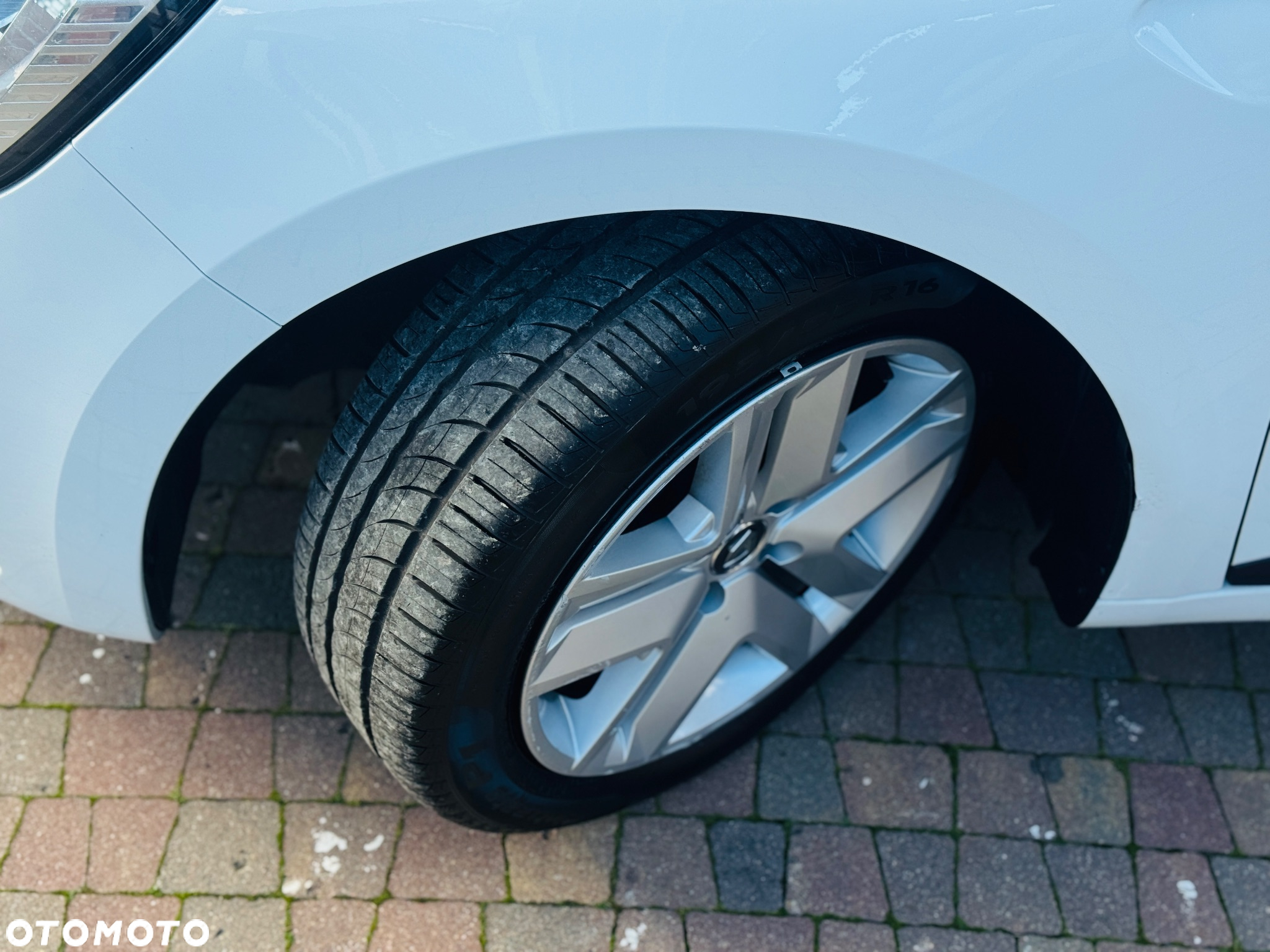 Renault Clio BLUE dCi 100 BUSINESS EDITION - 35