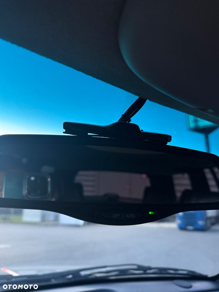 Jeep Grand Cherokee - 30