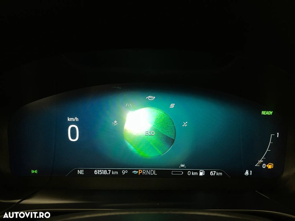 Ford Kuga 2.5 Duratec PHEV ST-LINE - 28