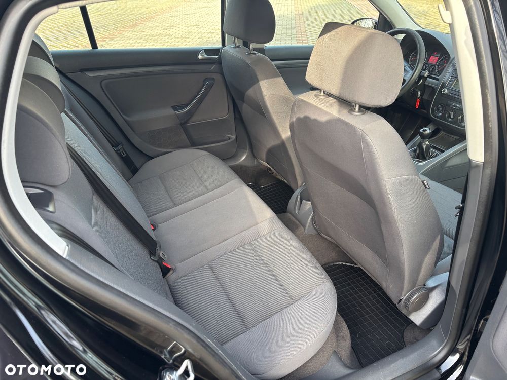 Volkswagen Golf - 26