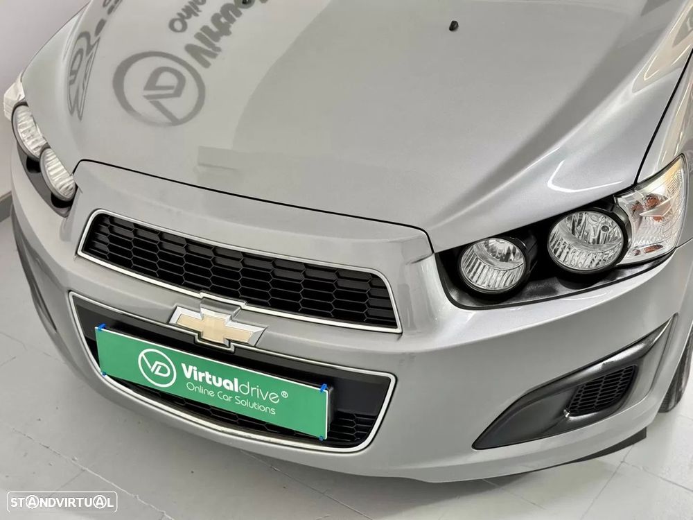 Chevrolet Aveo 1.2 LT - 12