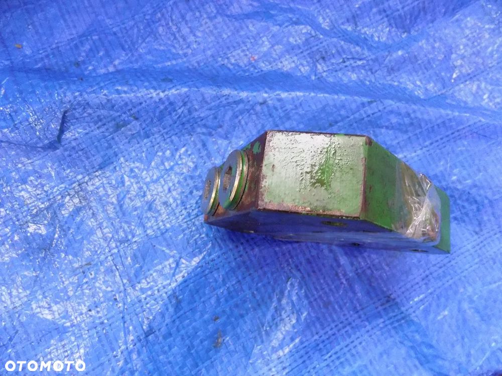 zakończenie bloku rozdzielacza john deere 6300 6100 6200 6400 - 2