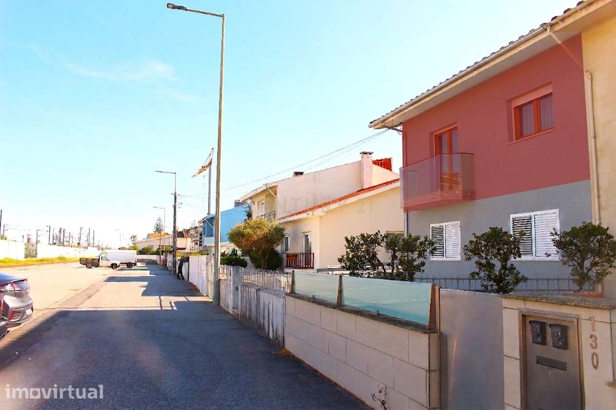 Andar Moradia Moderna em Vila Nova de Gaia - 3 Quartos, 2 Casas de Ban - Grande imagem: 2/37
