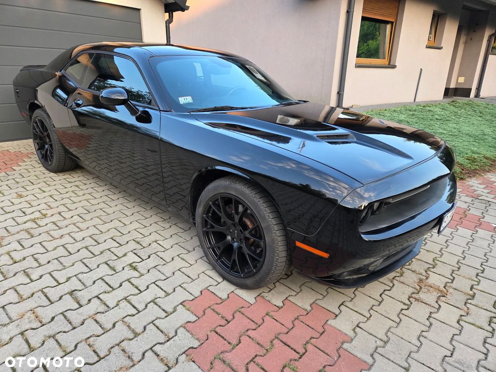 Dodge Challenger - 10