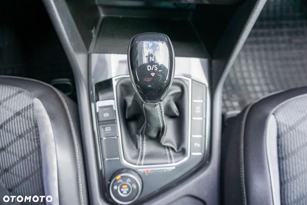 Volkswagen Tiguan 2.0 TDI SCR 4Mot R-Line DSG - 24