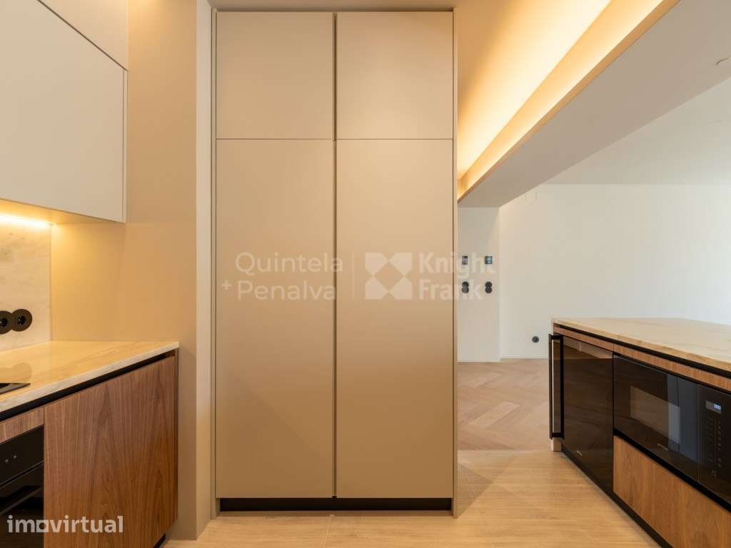 Apartamento T3 renovado com varanda em Lisboa - Grande imagem: 5/22