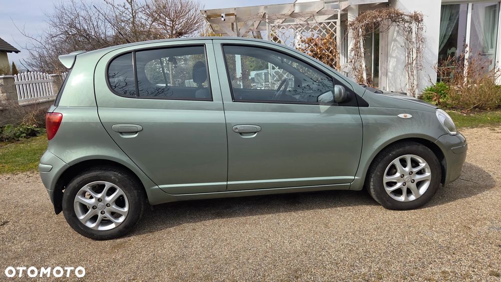 Toyota Yaris - 11
