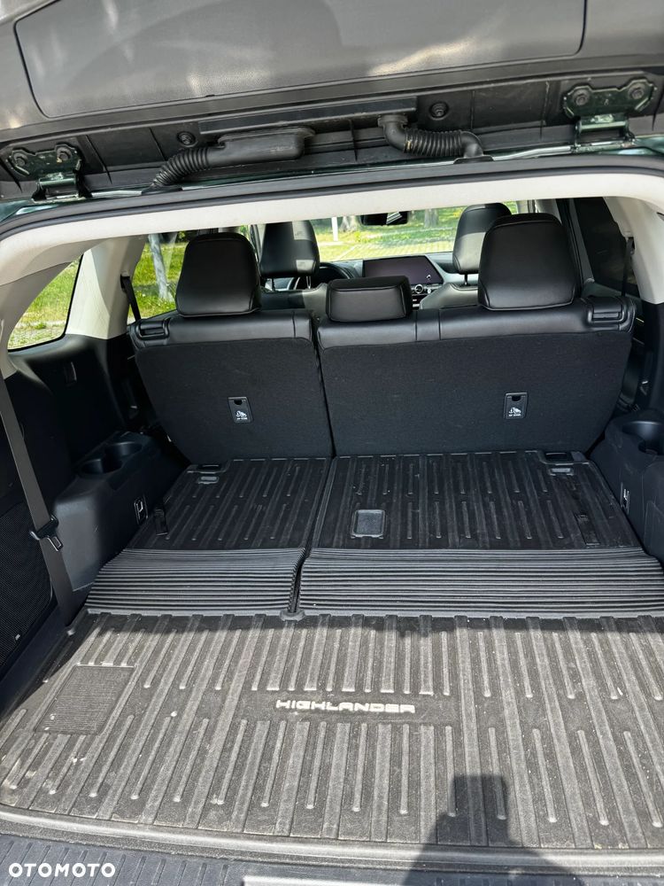 Toyota Highlander 2.5 Hybrid Executive - 23