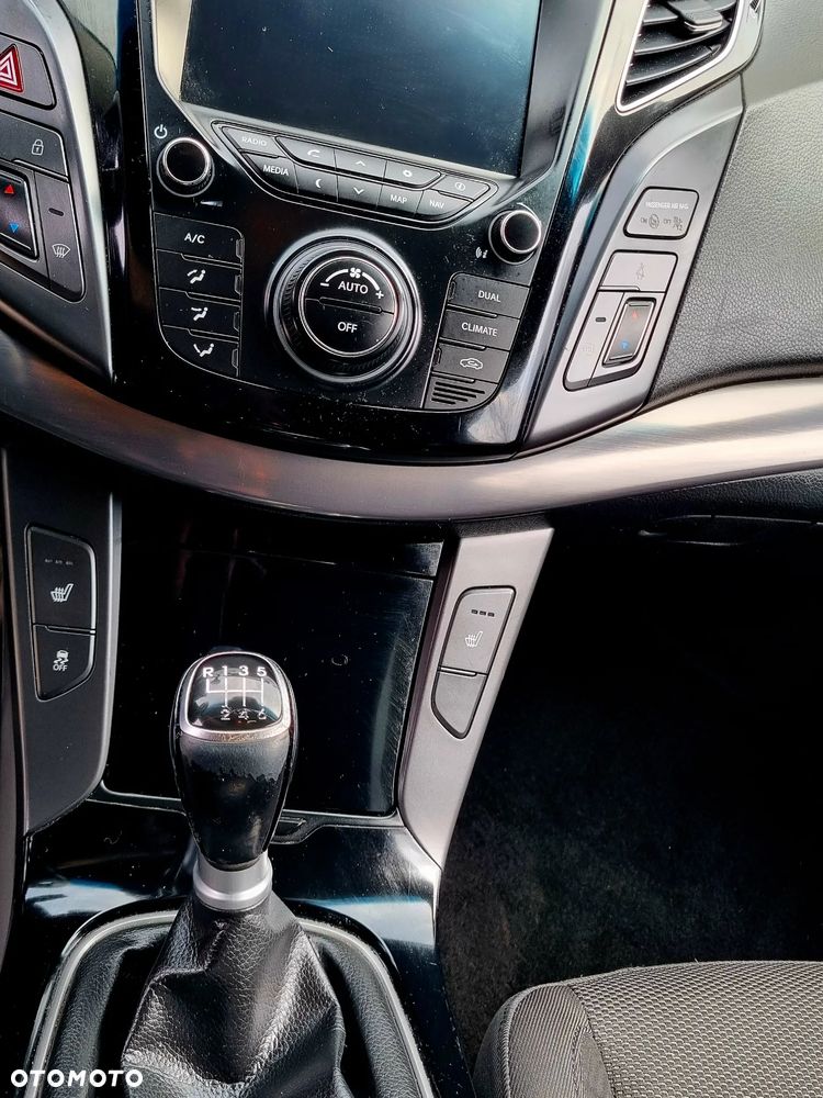 Hyundai i40 i40cw 1.7 CRDi Fifa World Cup Edition - 11