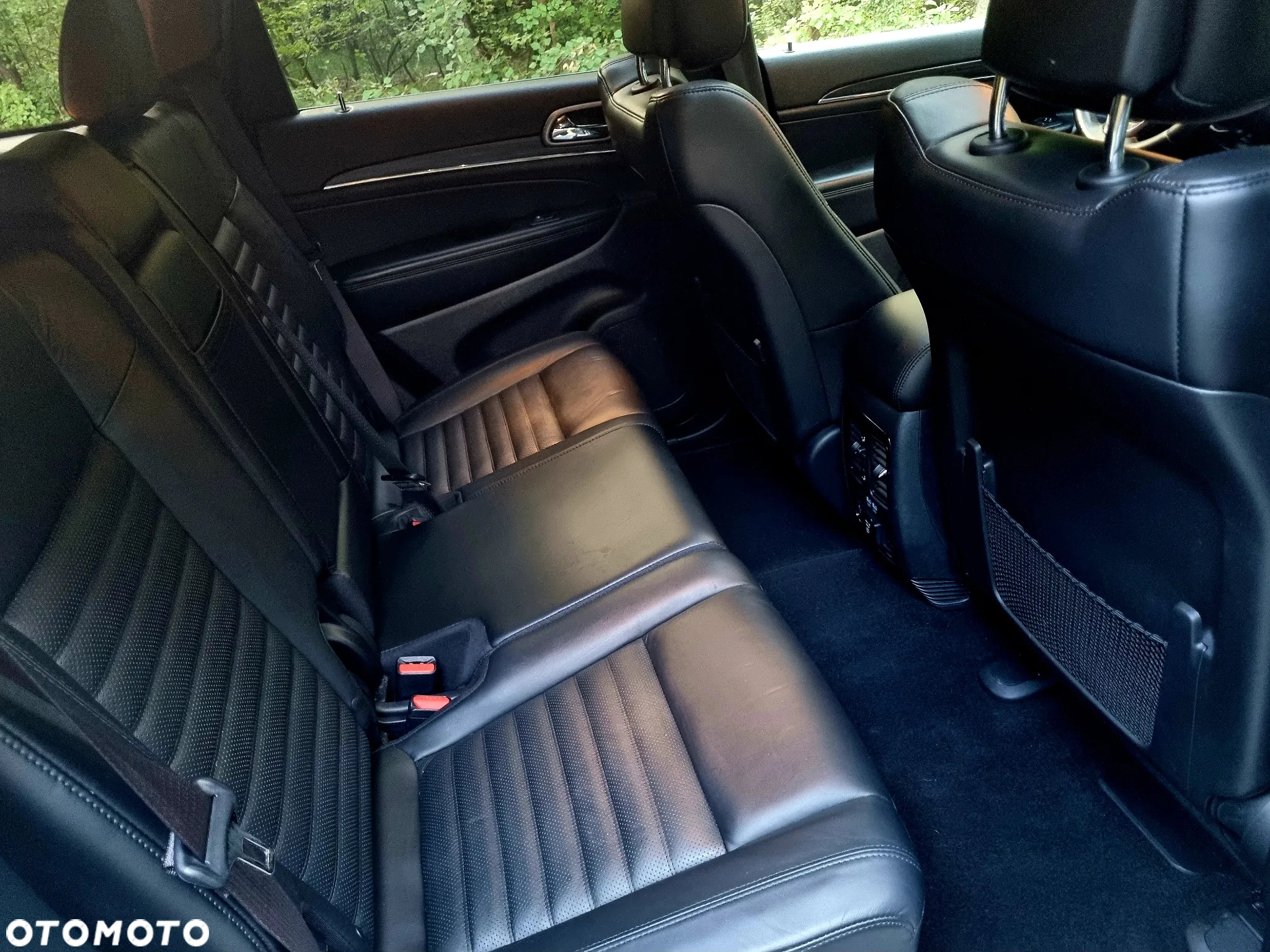 Jeep Grand Cherokee - 22